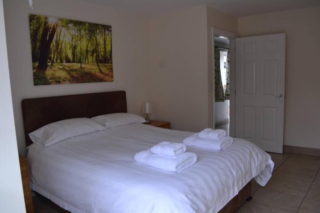 Treetops Cottages & Spa Grimsby Zewnętrze zdjęcie