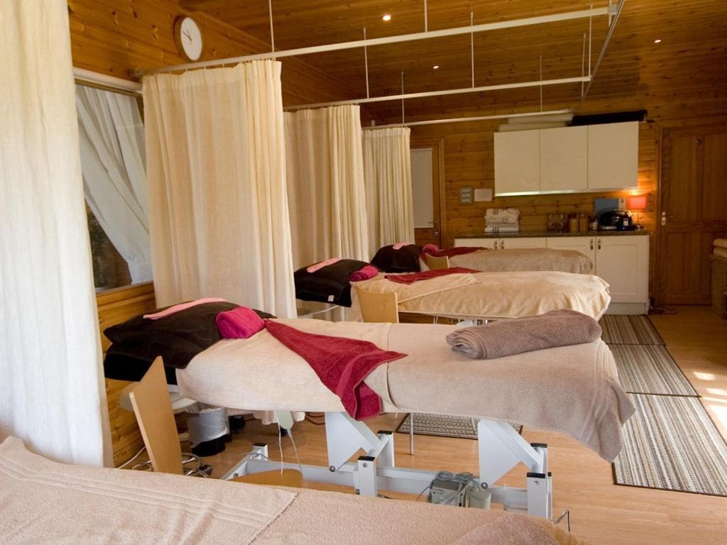 Treetops Cottages & Spa Grimsby Zewnętrze zdjęcie