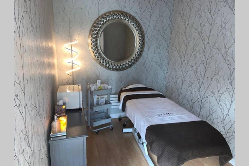 Treetops Cottages & Spa Grimsby Zewnętrze zdjęcie